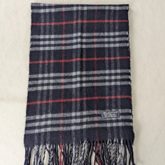 Classic Burberry's Lambswool Scarf Blue – Unisex – Soft & Warm Designer Fashion - Picture 5 of 7